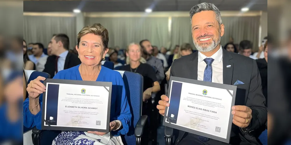 Prefeita reeleita em Ponta Grossa, Elizabeth Schmidt (União Brasil), e vice-prefeito eleito, Pstor Moisés Faria (MDB), receberam o diploma nesta terça-feira (17)