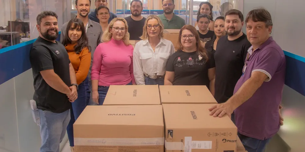 Cerimônia simbólica na última quinta (05) marcou a entrega dos computadores