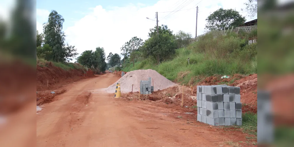 Estrada do Alagados teve apenas 300 metros pavimentados em um ano de contrato