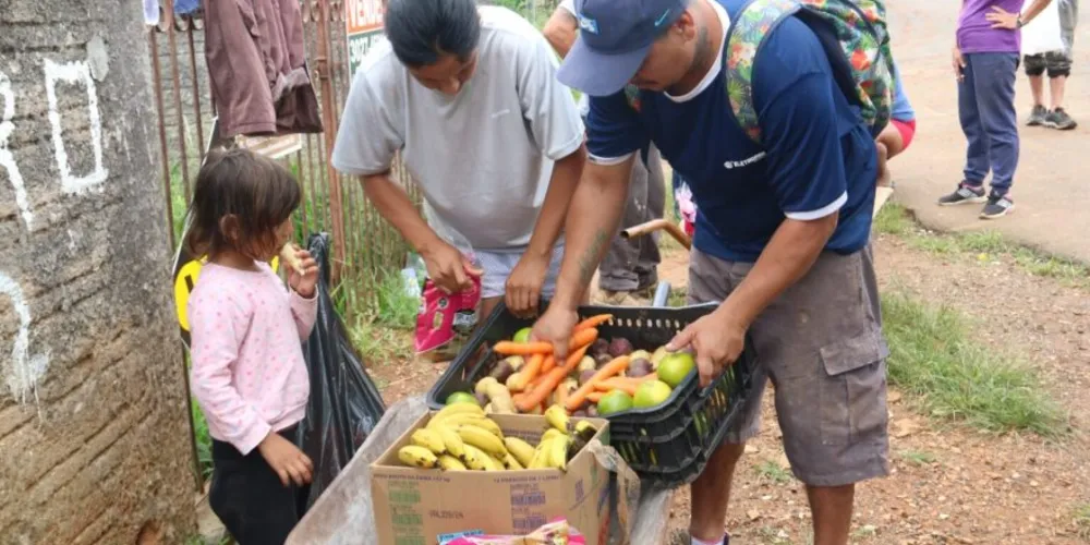 População de 13 localidades poderão trocar recicláveis por frutas, verduras e legumes, nesta segunda-feira (17)