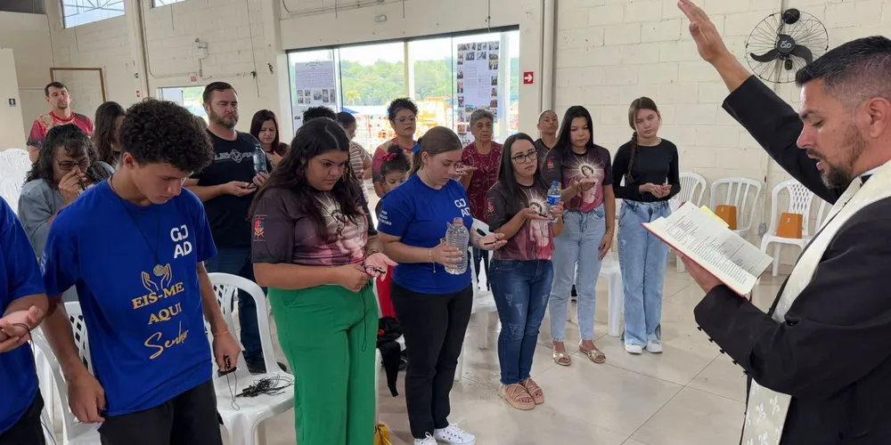 A abertura das celebrações foi marcada por uma Santa Missa e por um baile