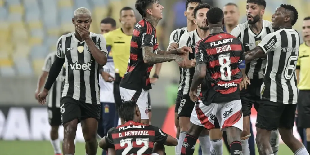 O saldo da treta foi cartão vermelho para Gerson e Cleiton, do Flamengo, e Alexander Barboza, defensor do Botafogo, que perdeu um dente