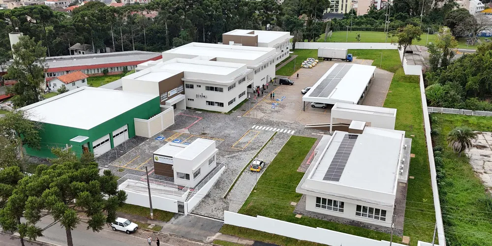 Recursos do Governo, por meio da Secretaria de Cidades, garantem asfalto, escolas, centros de atenção à comunidade, postos de saúde ou barracões industriais, iluminação pública