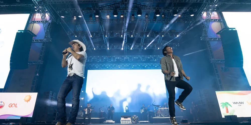 Dupla Guilherme & Santiago , em Pontal do Paraná, no Verão Maior Paraná
