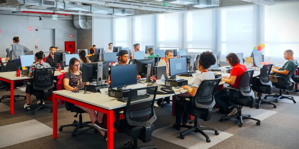 Empresa está procurando mulheres engenheiras de software