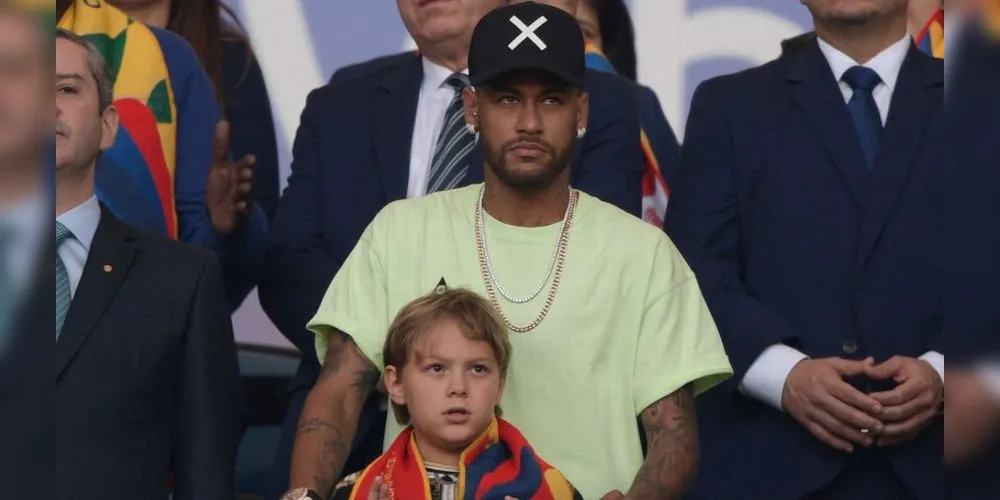 Neymar e o filho Davi Lucca no Maracanã