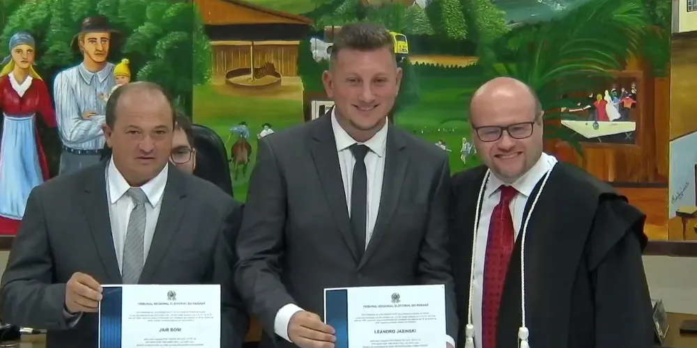 A cerimônia foi realizada na Câmara Municipal de Rio Azul