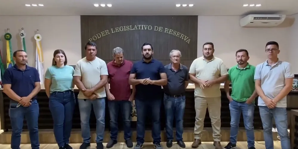 O prefeito de Reserva, Lucas Machado (Podemos), esteve acompanhado dos vereadores