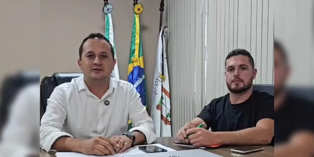 O prefeito de São João do Triunfo, Mario Cezar (PT), ao lado de seu vice Cristian Borges (Republicanos), anunciou a protocolação do aumento