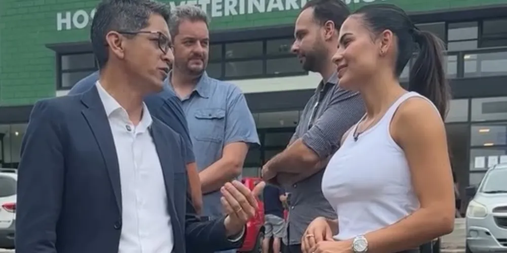 Régis Moreno, Reinaldo Cardoso Filho, Kasciano Moraes e Peterson Kremer, estiveram com a representante do Hospital, em Curitiba