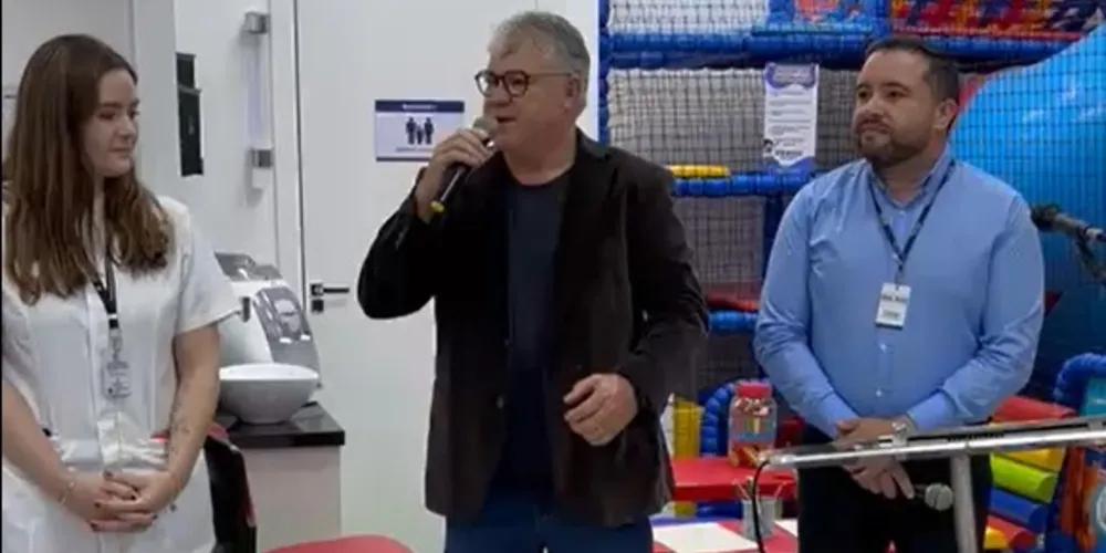 O prefeito eleito de Palmeira, Altamir Sanson (PSD), discursou no evento promovido pela Farmácia em Palmeira.