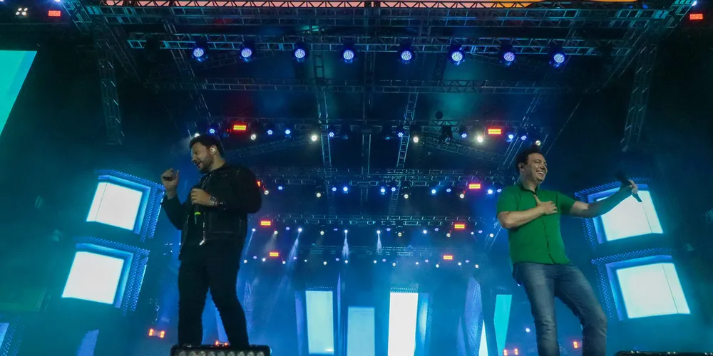 A dupla, que marca história do sertanejo universitário, trouxe um repertório recheado de sucessos, como "Chora, Me Liga", "Sufoco", "Bloqueia Eu" e "Segunda Taça"