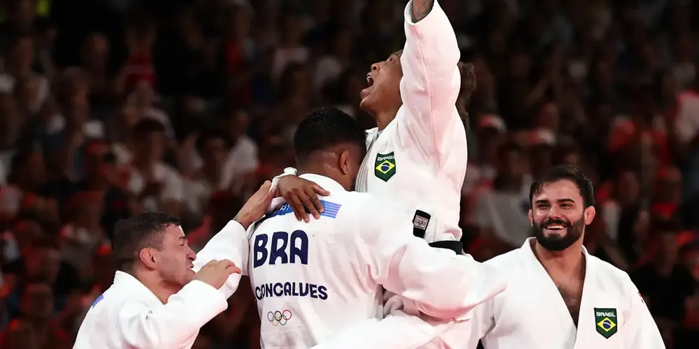 O quarteto integrou a equipe mista brasileira medalhista de bronze nos Jogos de Paris