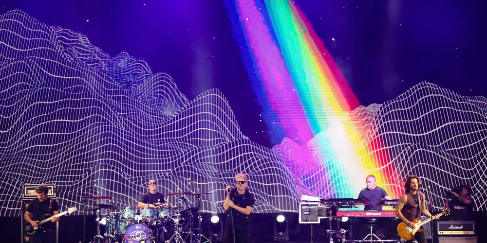 Jota Quest reúne 91 mil pessoas no primeiro dia do Verão Maior Paraná em Matinhos