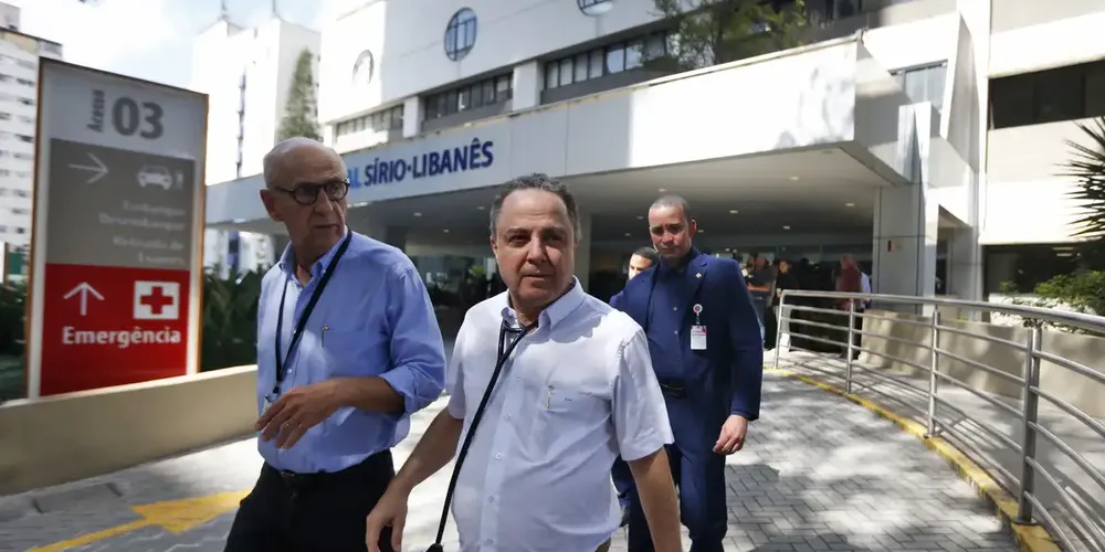 Lula permanece internado no Hospital Sírio-Libanês, em São Paulo, em uma unidade de tratamento intensivo, para cuidar de uma hemorragia intracraniana