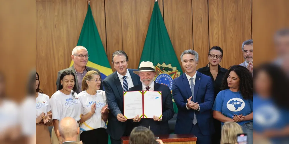 O presidente da República, Luiz Inácio Lula da Silva, e o ministro da Educação, Camilo Santana, lançaram nessa terça-feira, 14 de janeiro, o programa Mais Professores para o Brasil