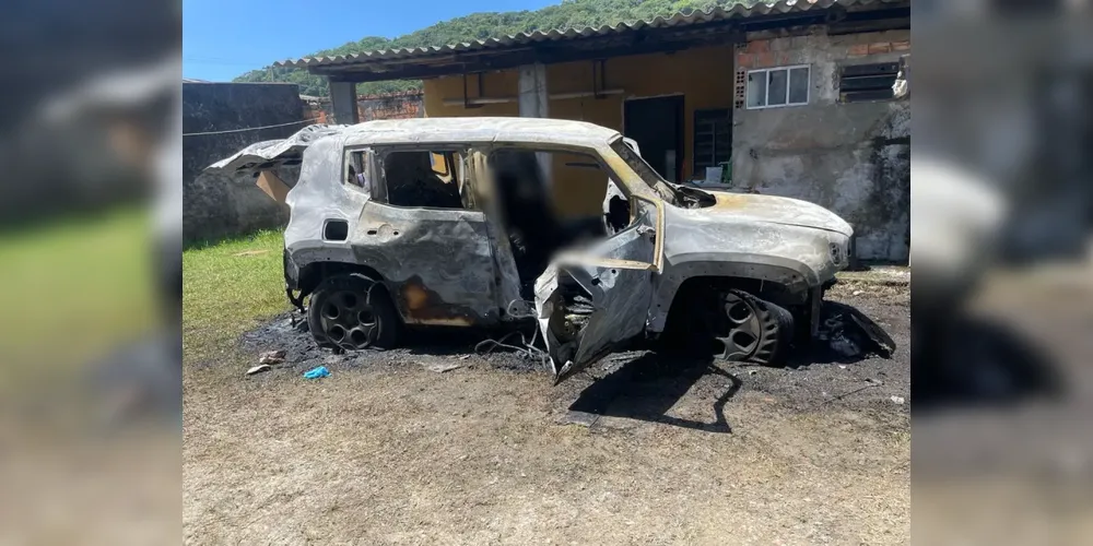 De acordo com a esposa da vítima, o homem entrou no carro após incendiar o corpo