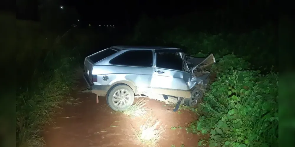 O motorista teve ferimentos graves e foi levado ao hospital