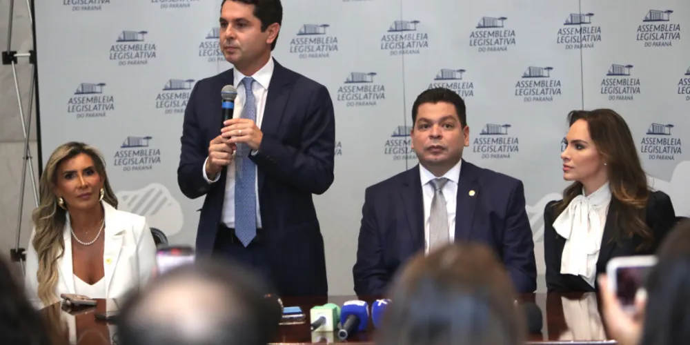 Coletiva de imprensa ocorreu antes da solenidade de posse da nova Mesa Diretora da Assembleia, na tarde desta segunda-feira (3)