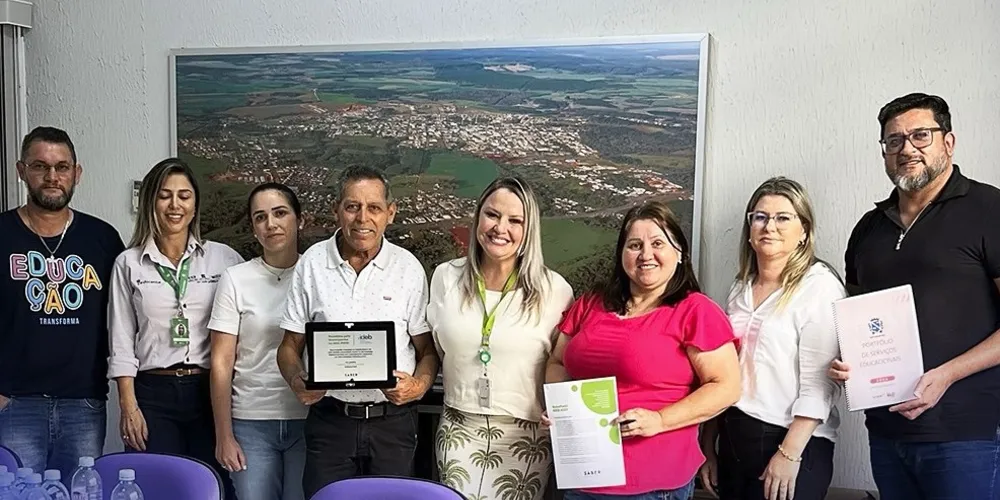 O prefeito Ary Mattos celebrou a conquista ao lado de lideranças municipais