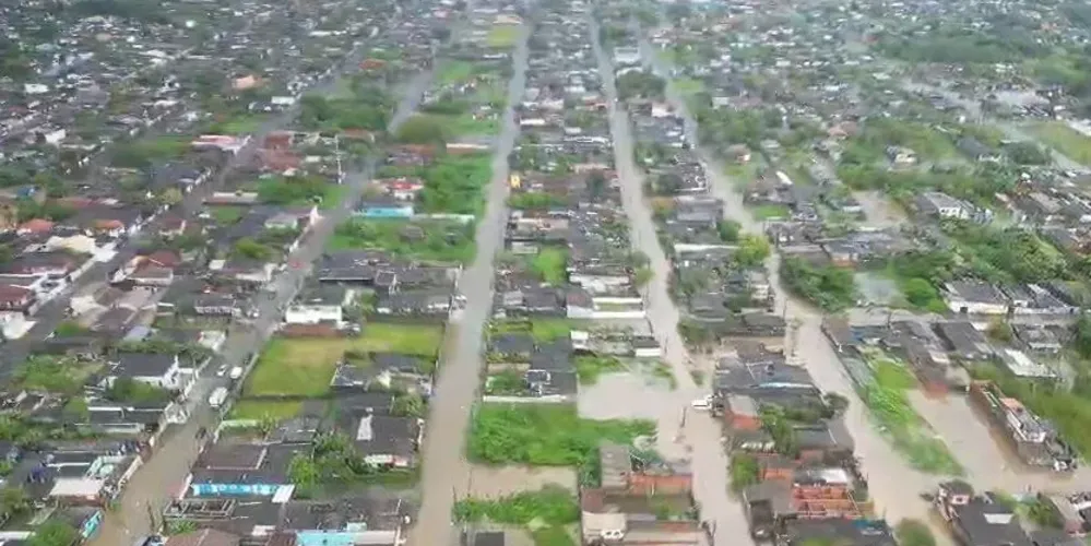 Um drone foi utilizado para documentar a situação na cidade