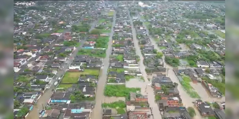 Um drone foi utilizado para documentar a situação na cidade