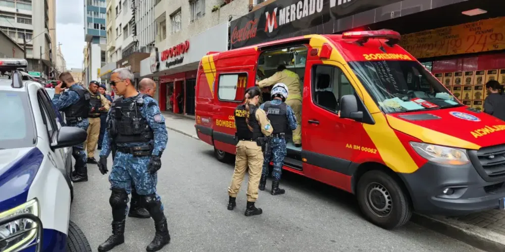 crime aconteceu dentro de um mercado na Rua Monsenhor Celso, no Centro de Curitiba