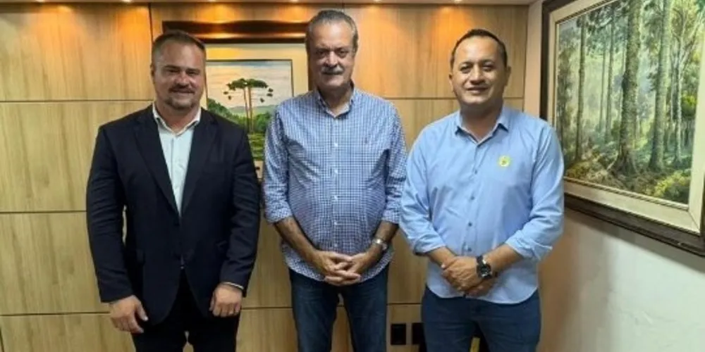 Alisson Wandscheer, Everton Souza e Mario Cezar estiveram reunidos em Curitiba