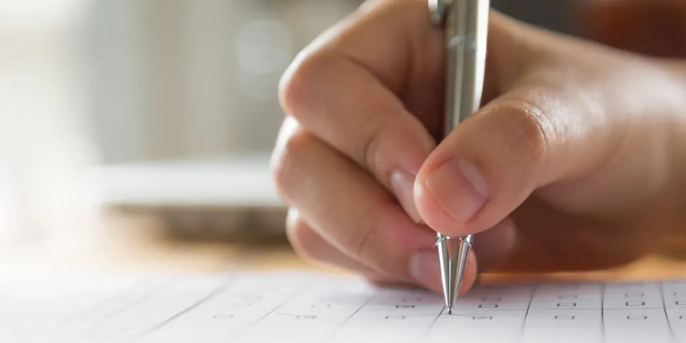 São centenas de vagas em diversas áreas de atuação e salários que podem ultrapassar R$ 27 mil