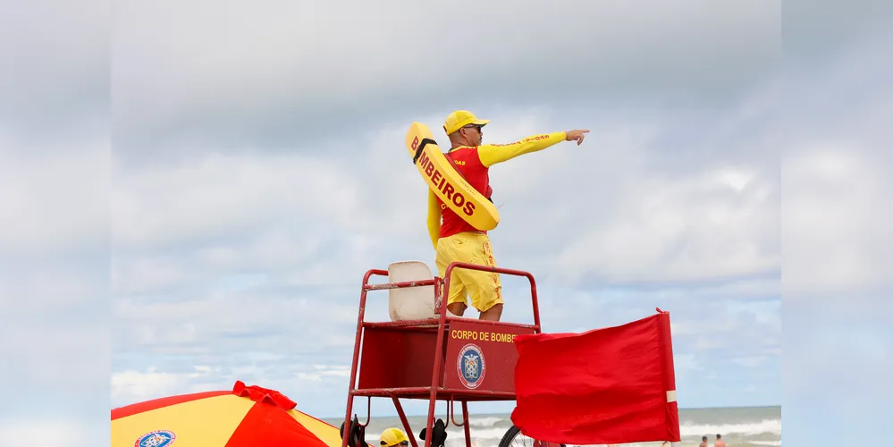 Corpo de Bombeiros alerta para o perigo das correntes de retorno no Litoral do Paraná