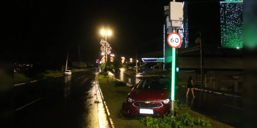 Acidente aconteceu na madrugada deste sábado (07)