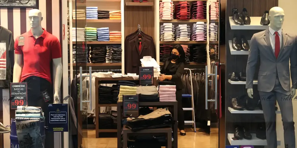 Nas compras feitas em lojas físicas, o CDC não obriga o estabelecimento a trocar produtos por motivo de gosto pessoal, tamanho, cor ou modelo