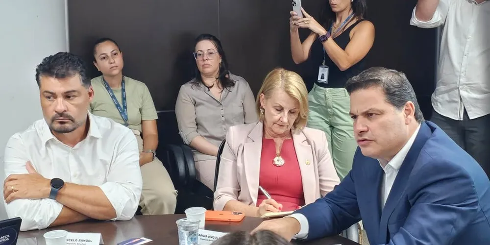 Reunião ocorre na sede da Secretaria de Estado de Infraestrutura e Logística do Paraná