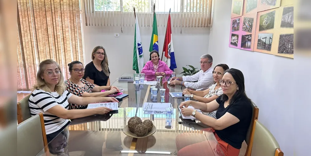 Rita Araújo se reuniu com o secretário municipal de Educação, Dr. Eros Danilo Araújo, e representantes das secretarias de Educação, Procuradoria e Administração em janeiro, para debater à respeito dos kits escolares.