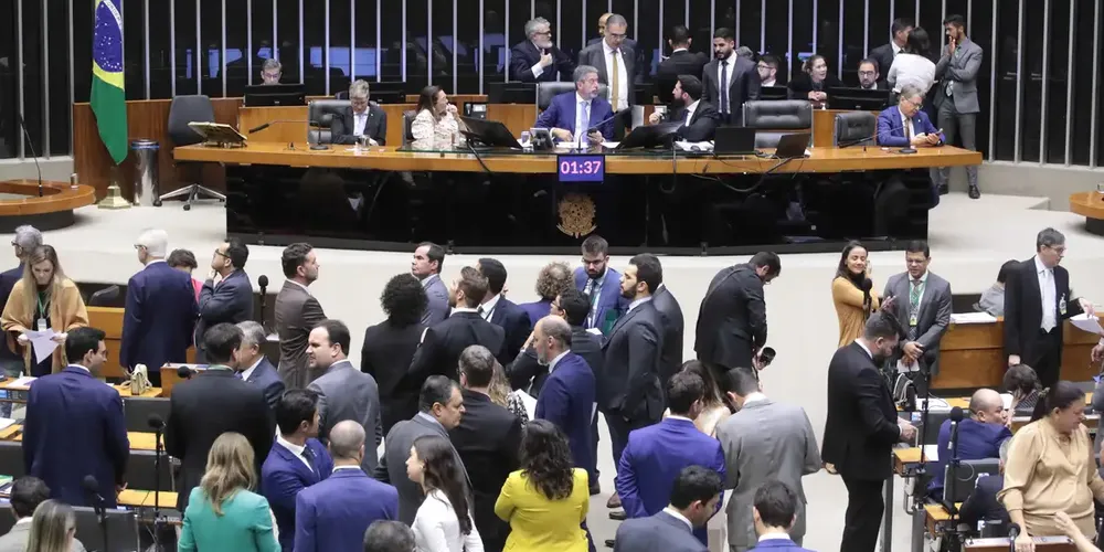 Por 264 votos a favor e 209 contra, a Câmara dos Deputados aprovou nessa quinta-feira (19) à noite o terceiro projeto que integra o pacote de corte de gastos do governo