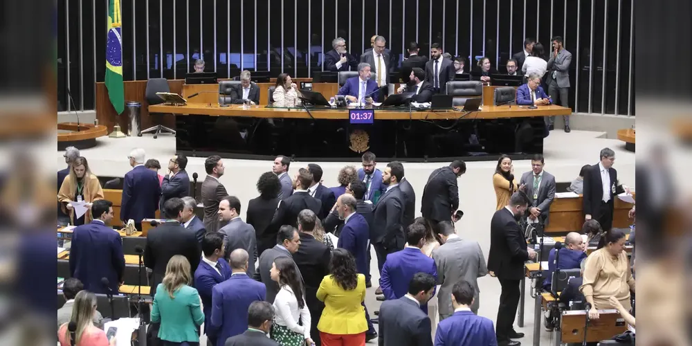 Por 264 votos a favor e 209 contra, a Câmara dos Deputados aprovou nessa quinta-feira (19) à noite o terceiro projeto que integra o pacote de corte de gastos do governo