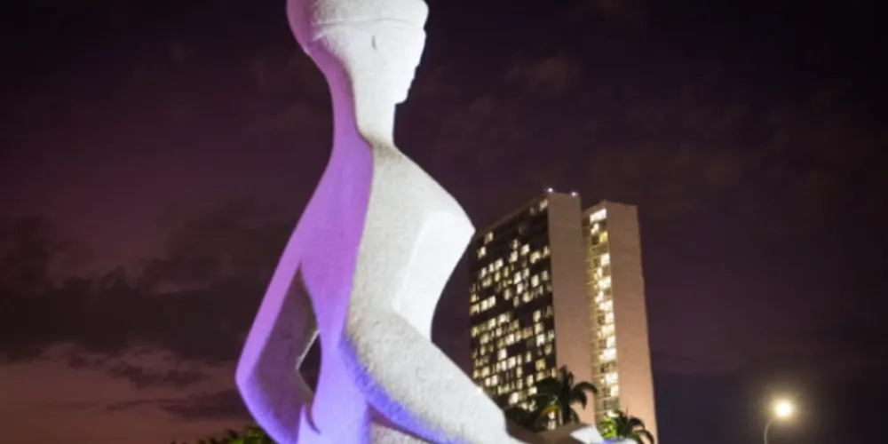 A partir deste sábado (1º), os salários dos ministros do Supremo Tribunal Federal (STF) vão subir para R$ 46.366,19