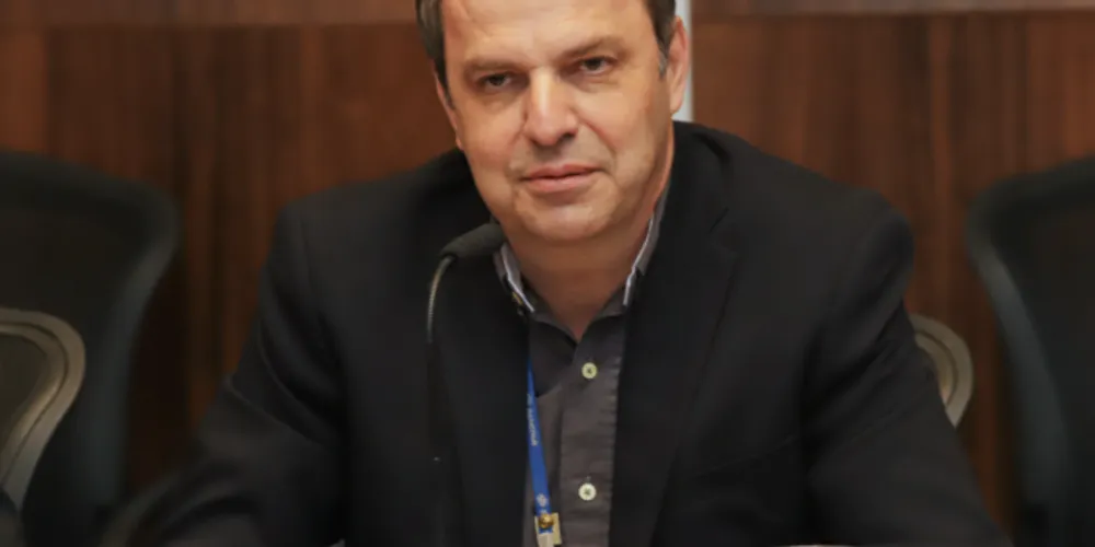 Diretor da Sanepar, Sergio Wippel, cita a onda de calor também como fator para à falta de água em Ponta Grossa