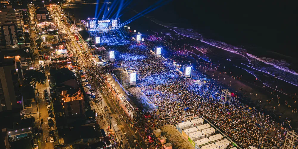 Show do Sorriso Maroto atraiu 107 mil pessoas em Matinhos