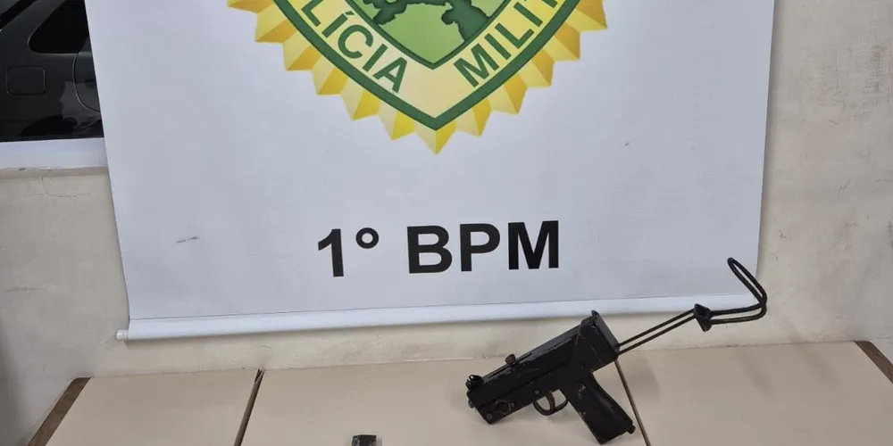 Arma foi localizada na região de Uvaranas na madrugada desta sexta-feira (03)