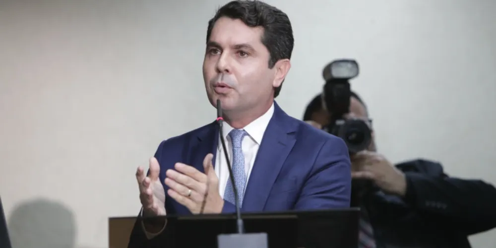 Alexandre Curi assume presidência da Assembleia Legislativa