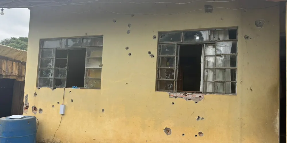 Policiais militares e civis realizaram uma operação em Ponta Grossa nesta sexta-feira