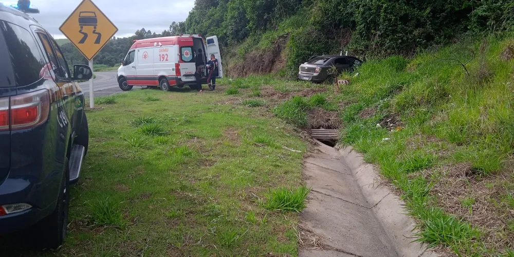 Família seguia de Apucarana para Guaratuba, no litoral do Paraná; acidente aconteceu na manhã desta sexta-feira (06)