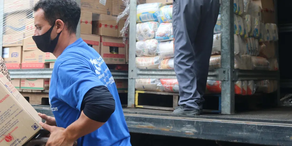 Entre as vagas que não exigem experiência estão ajudante de carga e descarga de mercadoria e motorista entregador