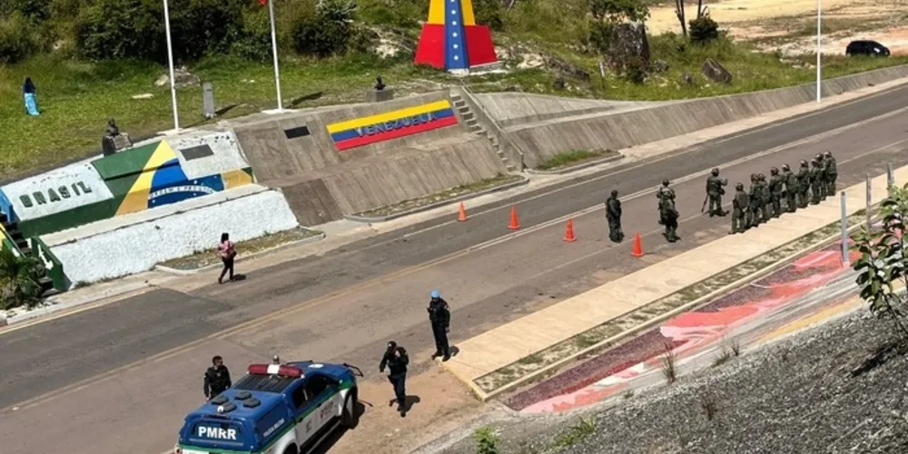 A movimentação dos fardados venezuelanos acontece no dia da posse do presidente do país