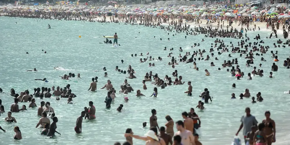 Verão começa neste sábado e previsão é de menos chuvas