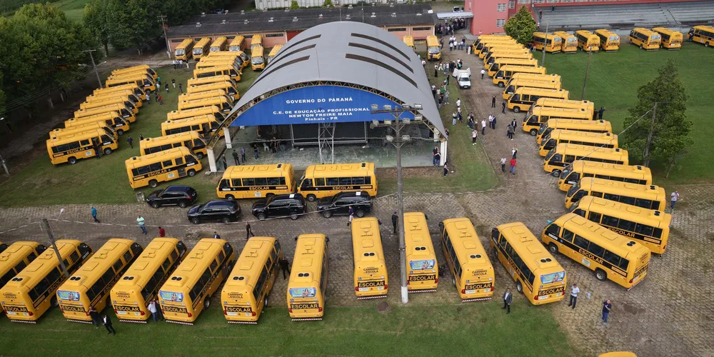 A aquisição desses ônibus escolares foi realizada com recursos de Emenda da Bancada Federal do Paraná