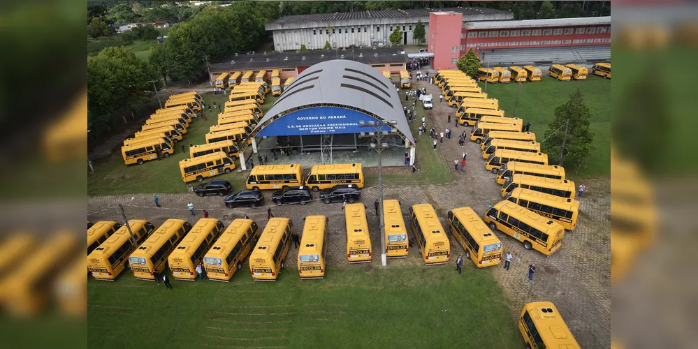 A aquisição desses ônibus escolares foi realizada com recursos de Emenda da Bancada Federal do Paraná