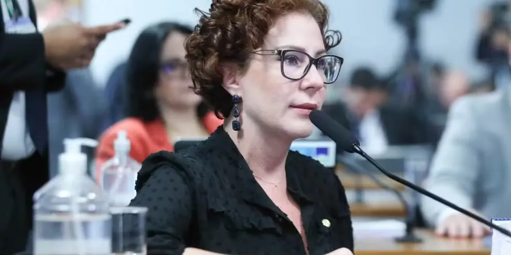 Deputada Carla Zambelli está inelegível