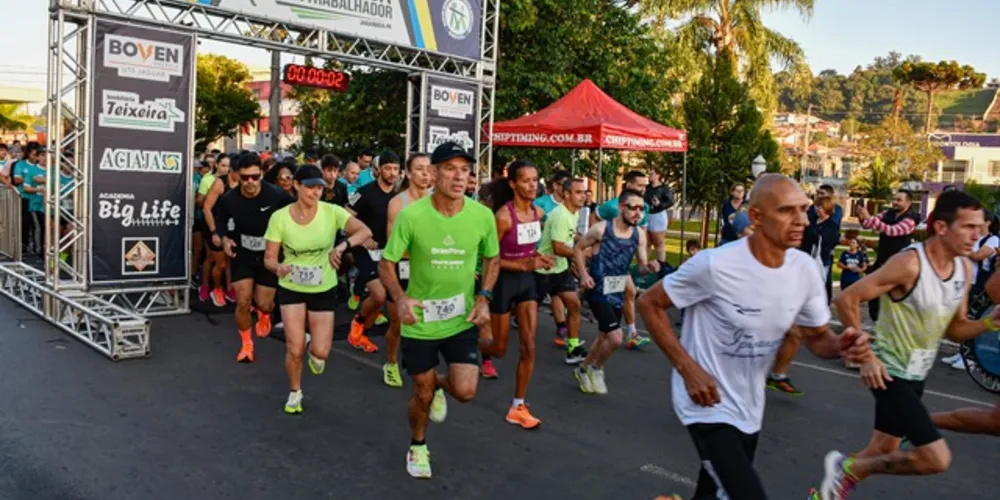 Serão dois percursos: 5 km e 10 km, com categorias para diferentes faixas etárias, masculinas e femininas, de 16 anos até mais de 60 anos